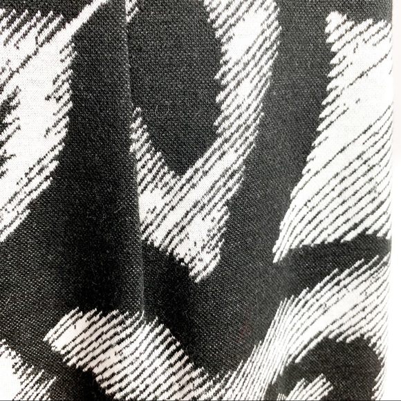 Lori Michael’s Form Fitting Black & White Dress - Picture 5 of 10